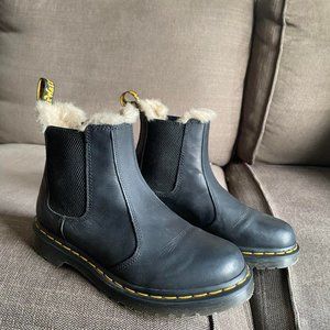 Dr. Martens Women's 2976 Leonore Faux Fur Lined Chelsea Boots in Black